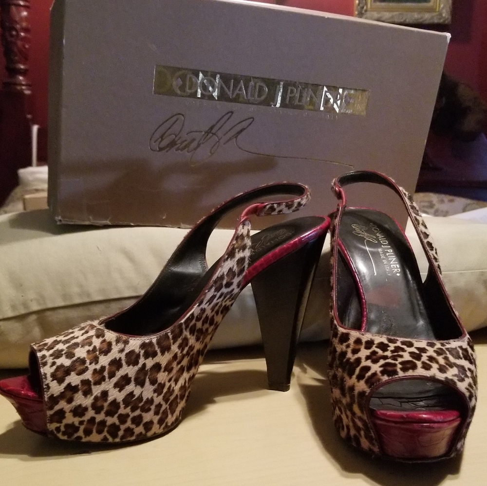 Donald Pliner sling back pumps 8M